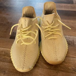 Yeezy 350 V2 Butter Size 8